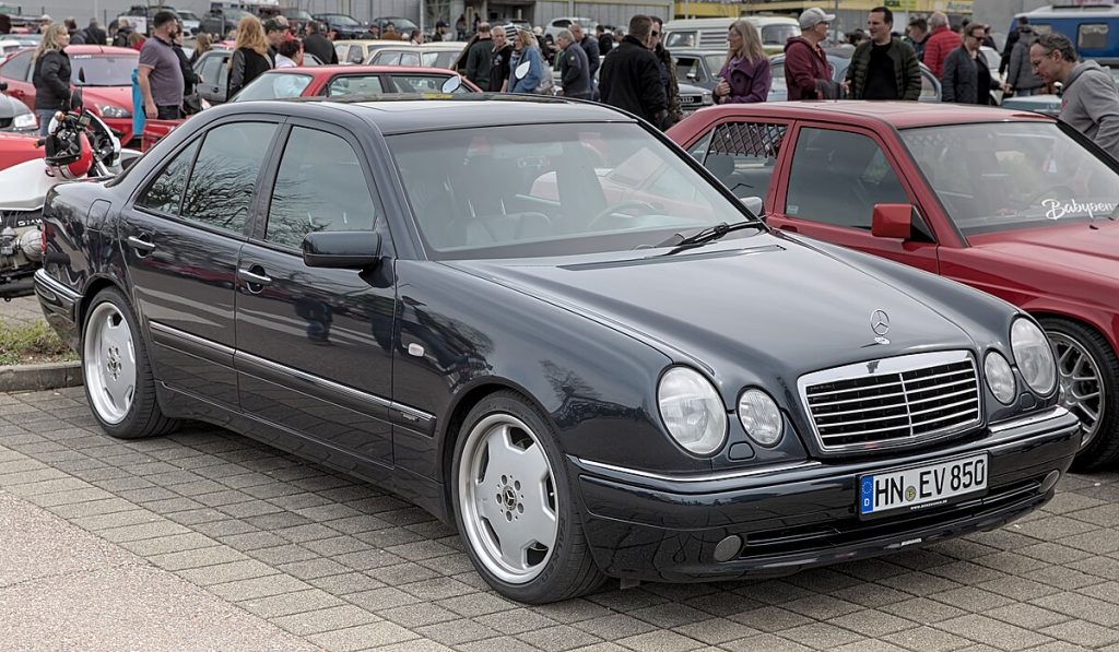 E-Class (W210) برونو ساکو